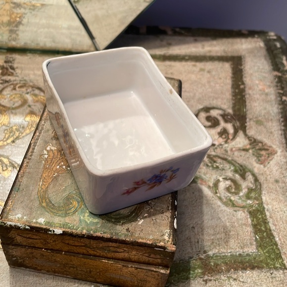 LIMOGES porcelain small box - Picture 7 of 7
